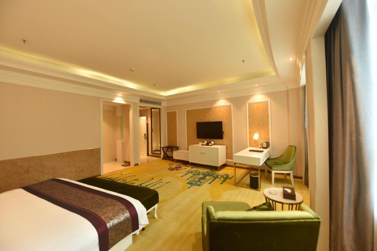 Hong Van Grand Hotel Mong Cai Exterior photo