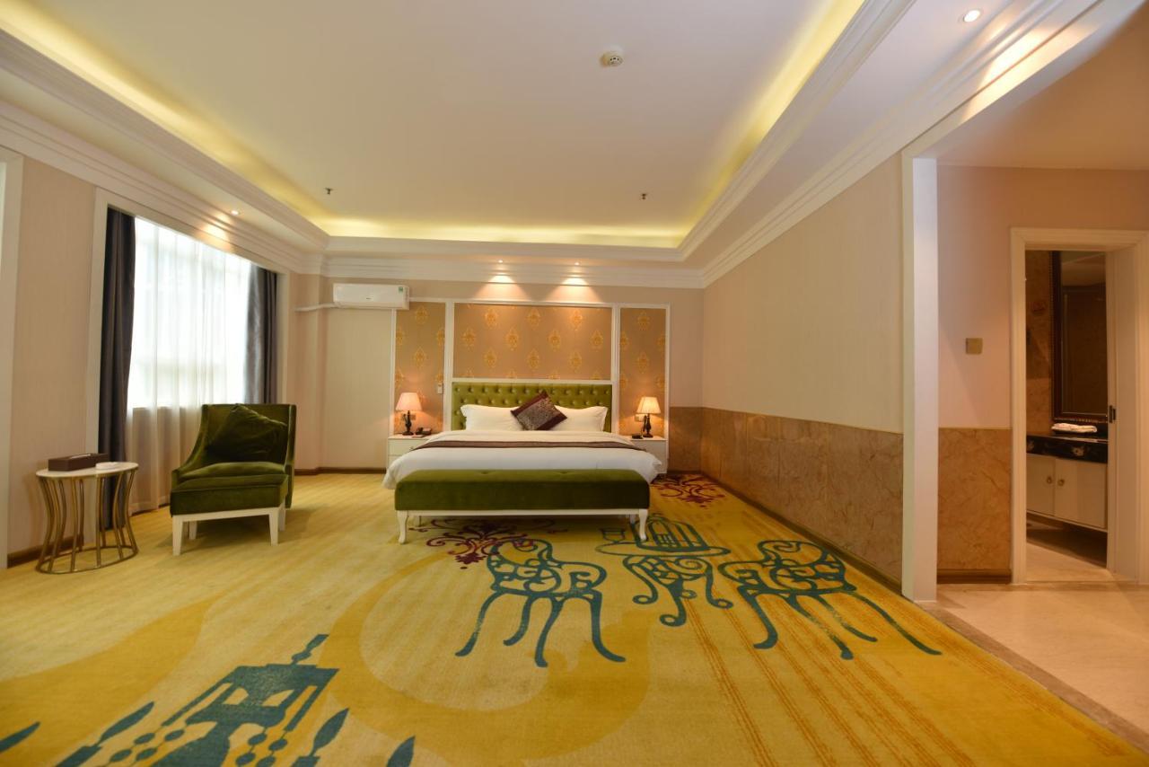 Hong Van Grand Hotel Mong Cai Exterior photo