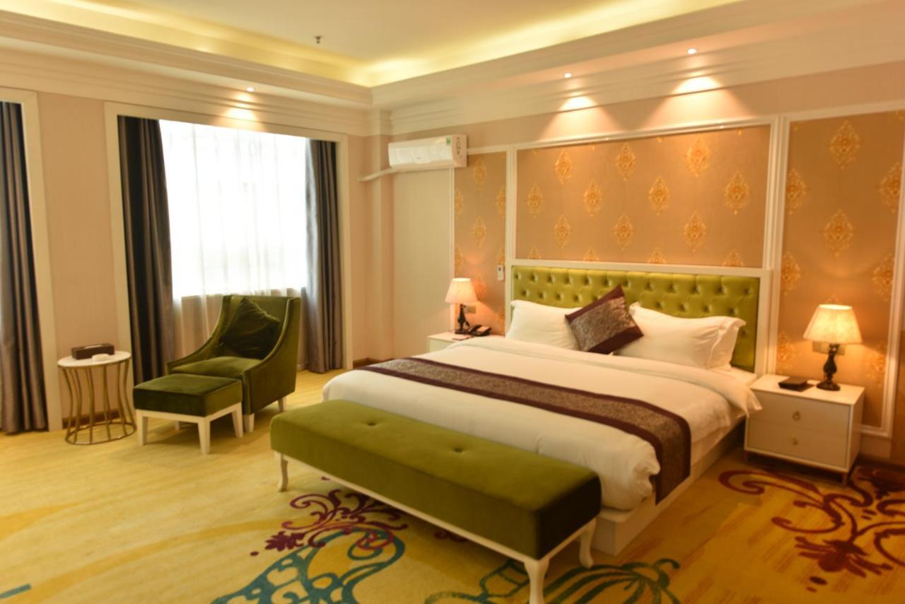Hong Van Grand Hotel Mong Cai Exterior photo