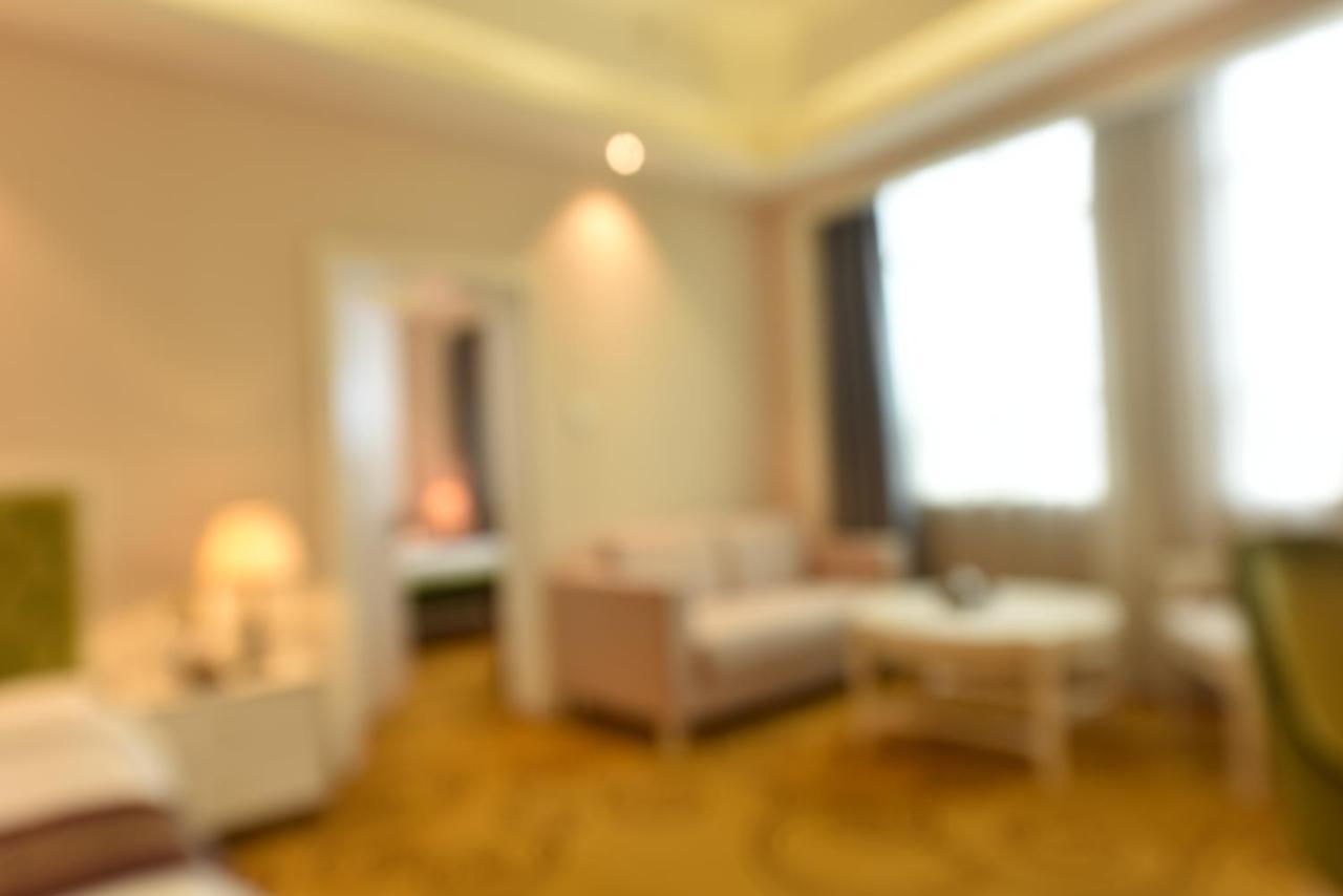 Hong Van Grand Hotel Mong Cai Exterior photo