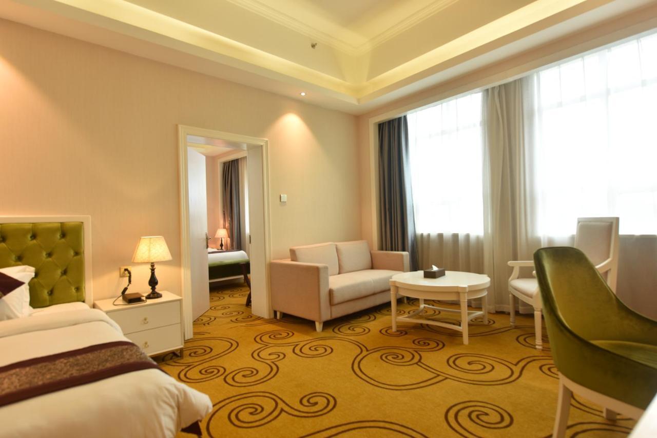 Hong Van Grand Hotel Mong Cai Exterior photo