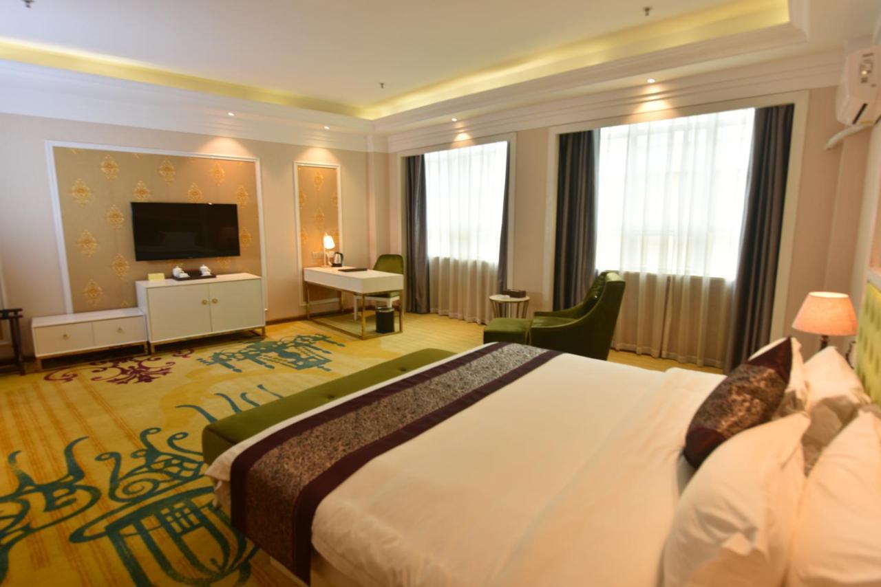 Hong Van Grand Hotel Mong Cai Exterior photo